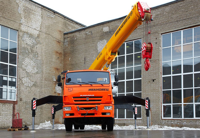 Автокран КС-55744
