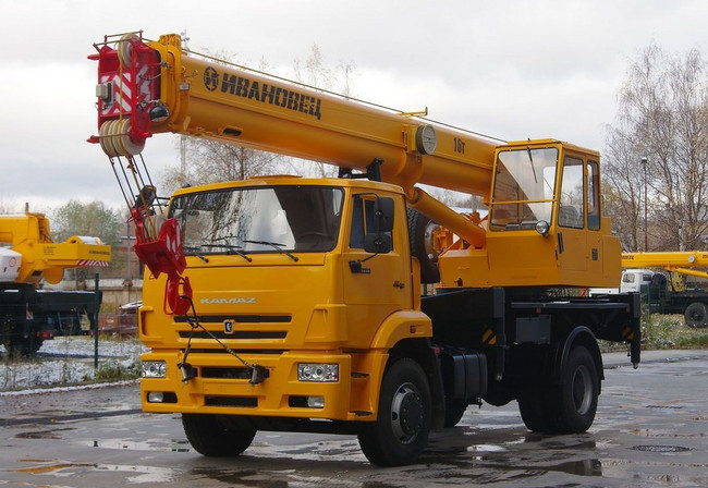 Автокран КС-35714К-3