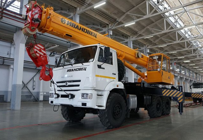 Автокран КС-45717К-3В